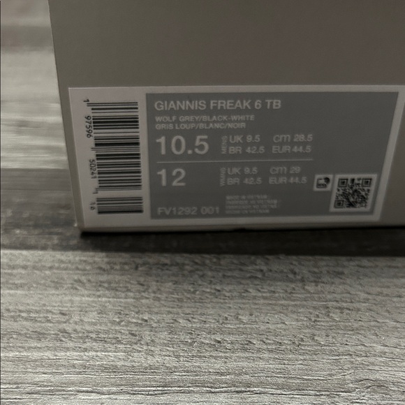 Nike Men's Giannis Freak 6TB  Athletic Sneakers - Picture 2 of 5